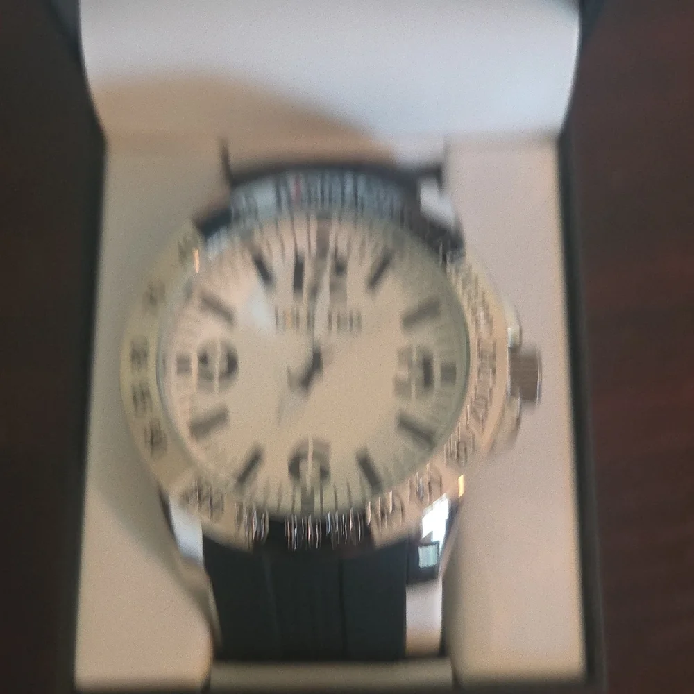 Kenneth Cole unlisted stylish large